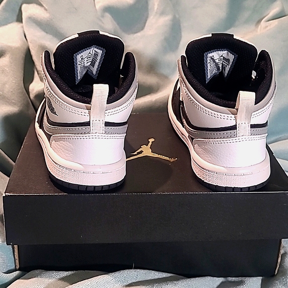 Air Jordan 1 Mid Toddler "White Shadow" - Picture 2 of 12